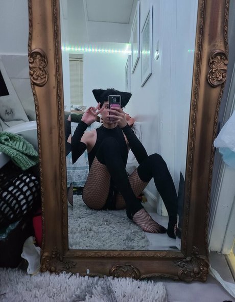 twinku pretty pornstar image