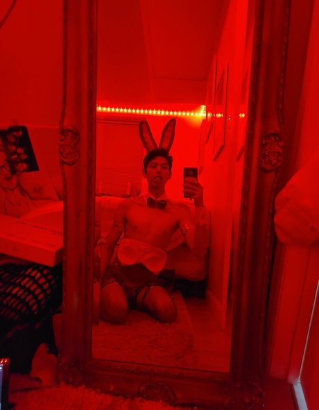 twinku erotic pornstar picture