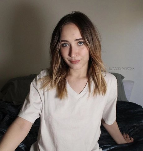 Skylar Sapphyre top model image