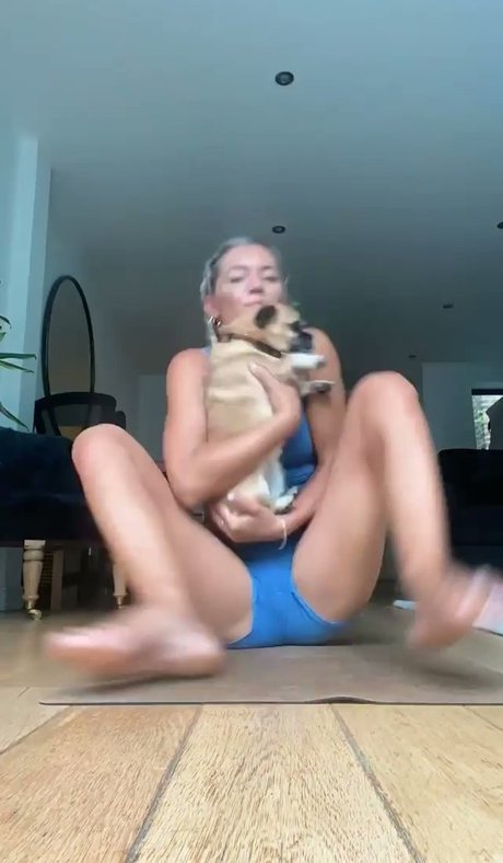 Danni Menzies nude actress pictures