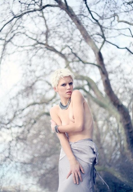 Danni Menzies pornstar naked gallery