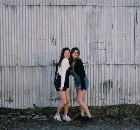 petite girls onlyfans top photo