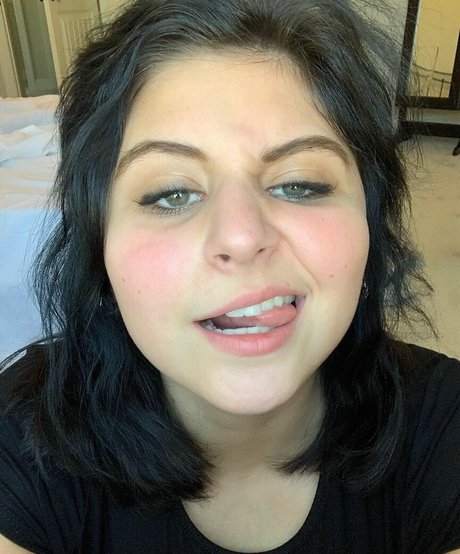 Caroline Casbon model best gallery