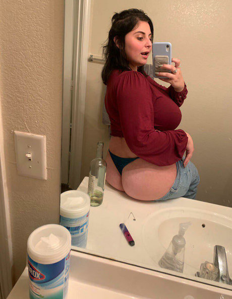 Caroline Casbon high quality star pic