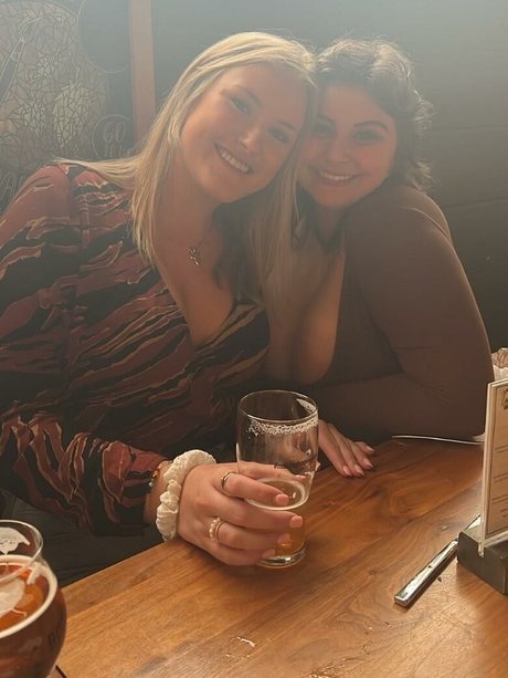 spreading onlyfans hot sexy pics