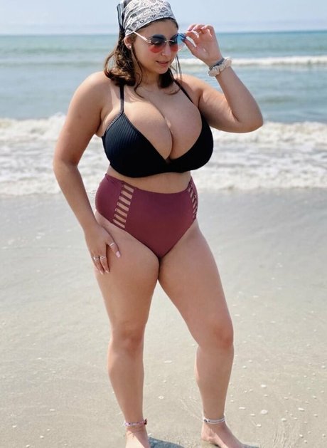 Caroline Casbon high quality star pic