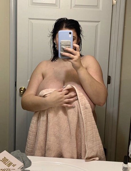 Caroline Casbon nice actress pic