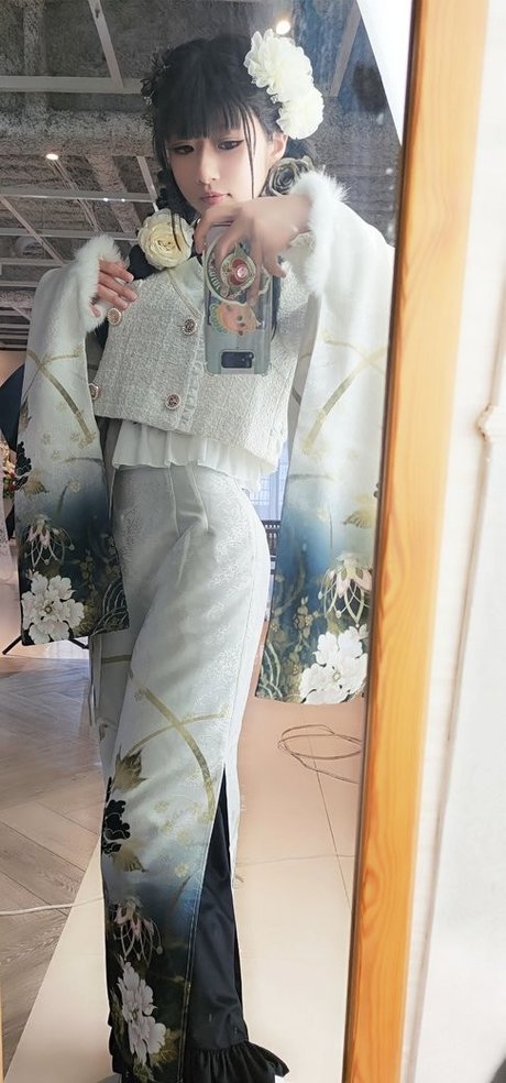 Hitsuji Negoto nude pornstar picture