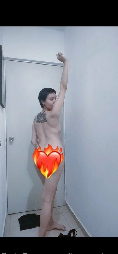 loveaxlgnr free model pictures