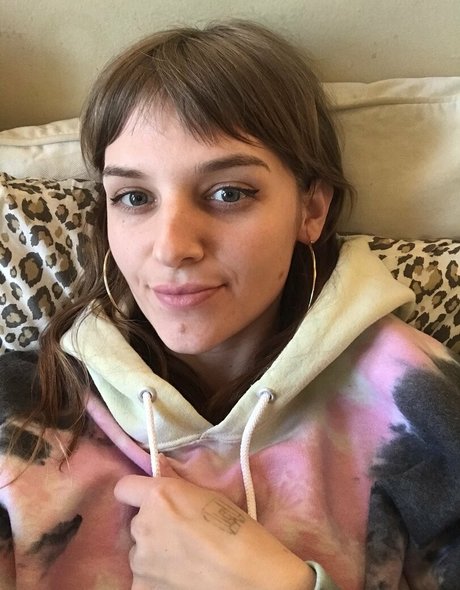 parisbush star high quality photos