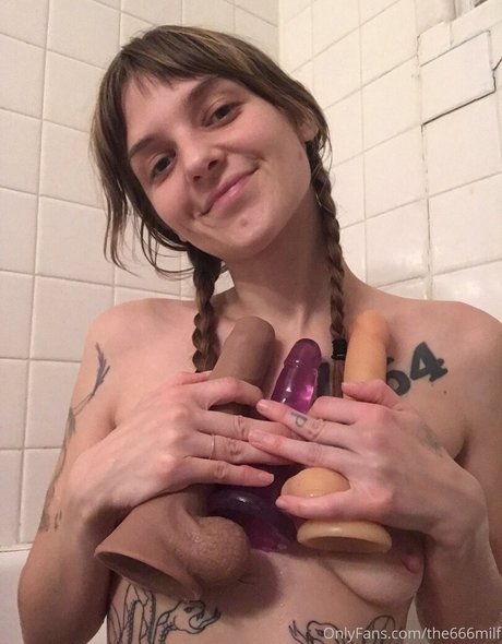 parisbush nudes actress image