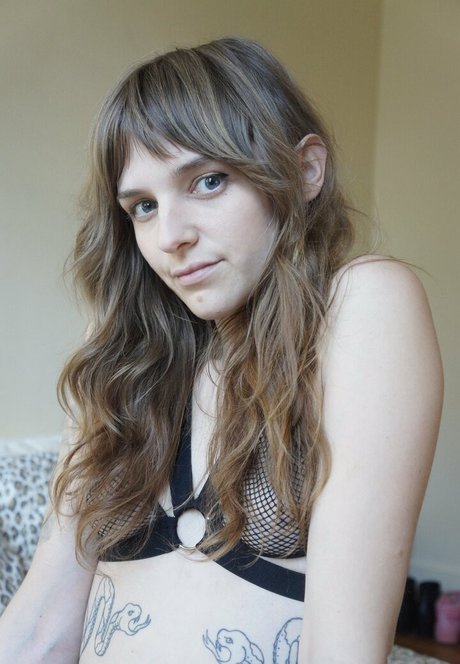 parisbush star xxx img