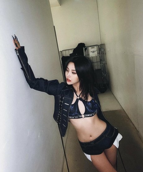 tiny pretty j adult star image