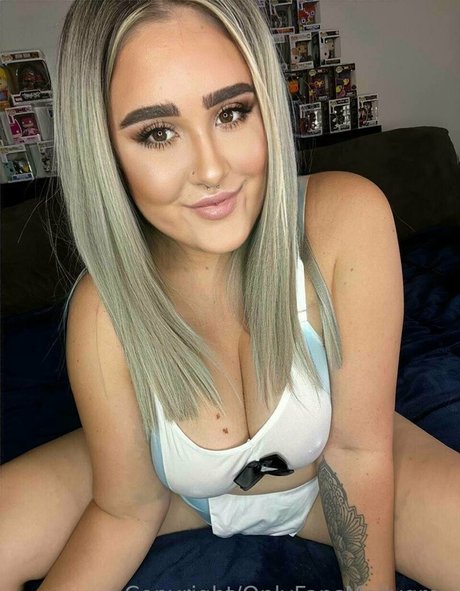 itsmollygrey model naked gallery