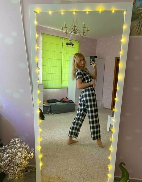 emmy almyy hot pornstar photo