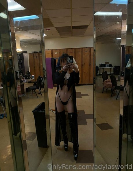 flat chested onlyfans nice pictures