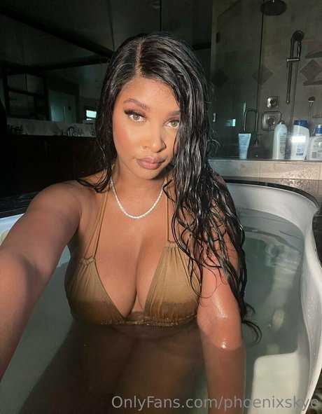 phoenixskye star naked image