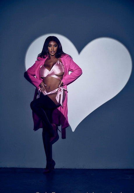 phoenixskye sexy model photos