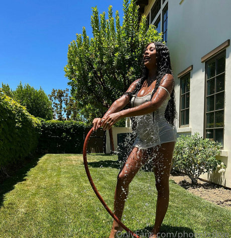 phoenixskye hot star image