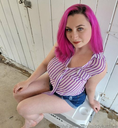 piddykatfree sexy actress picture