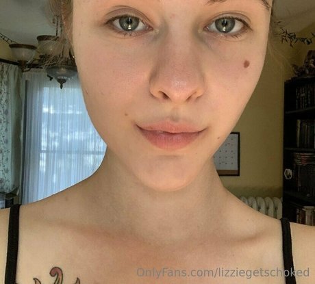 lizziegetschoked pornographic actress picture