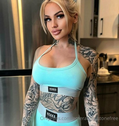 emeraude stonefree hot model img