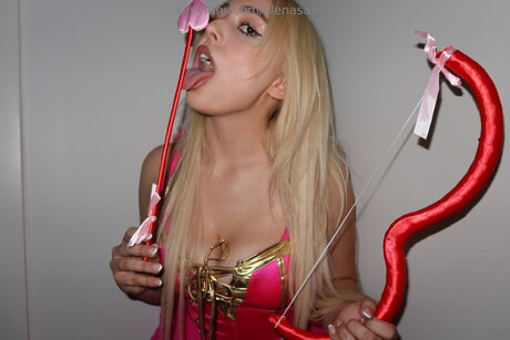 elenasainte art star picture