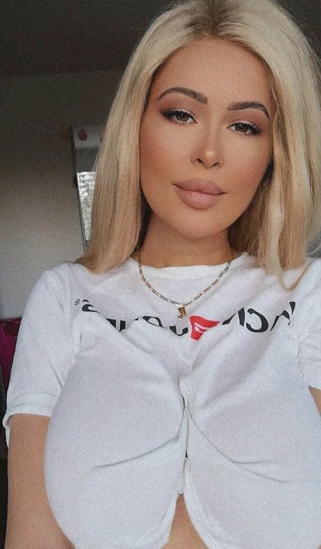 miss lia promos art model images