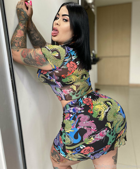 unacakez model perfect image