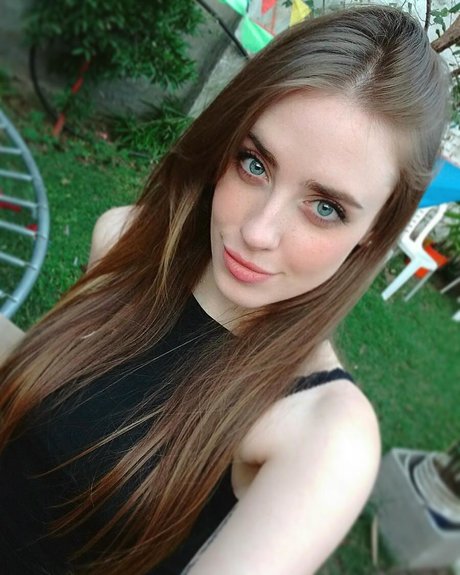 Magui Ansuz model free pictures