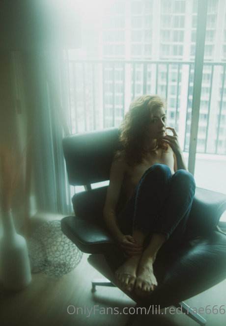 lil red rae666 erotic model picture