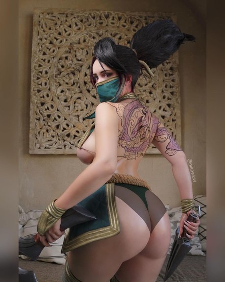 Nikawuw nude actress pics