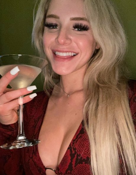 Courtney Taylor star nude img