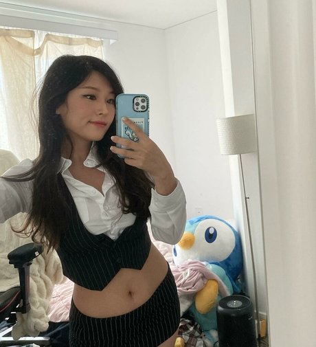 skinny asian teen onlyfans exclusive photos