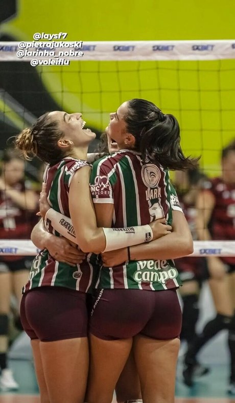 Lara Nobre hot model img