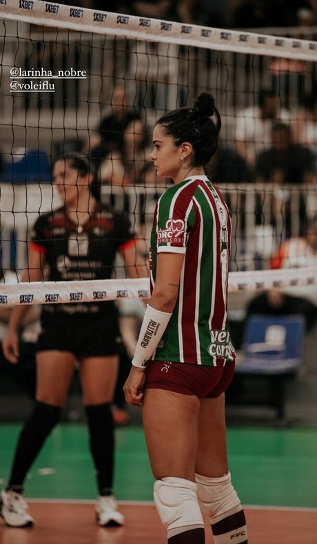 Lara Nobre pretty star image