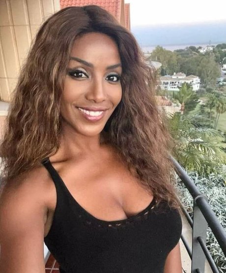 Ainett Stephens nudes actress picture