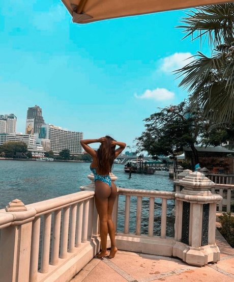 Ainett Stephens pornstar sex photo