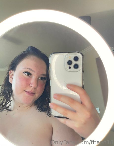 college girl onlyfans hot naked pictures