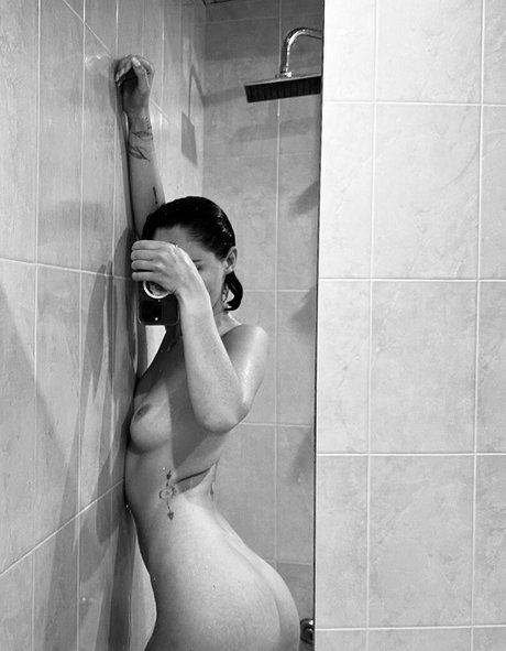 MakMary M star nude galleries