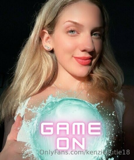 blonde babe onlyfans sexy nude pictures