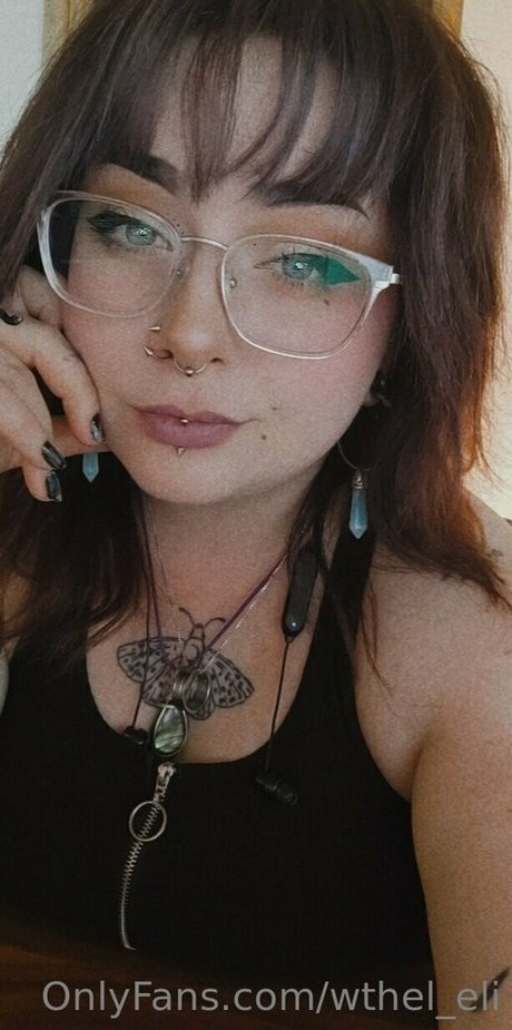 wthel eli model top pic