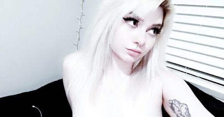 jisatsu waifu pornstar nude pics