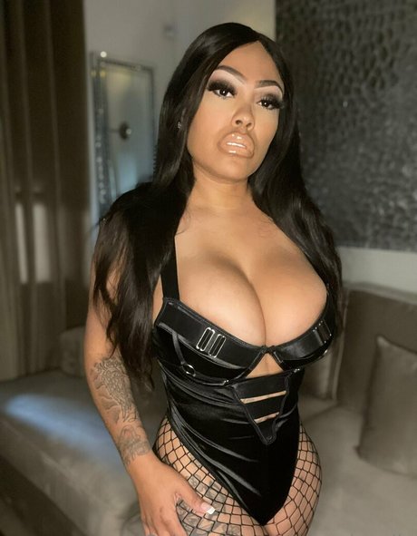 LaceyDuvalle Photo Gallery