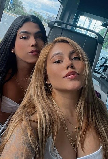 Violett Martinez art star photos