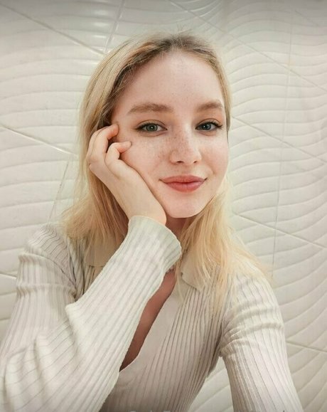 gina booo sexy actress pictures