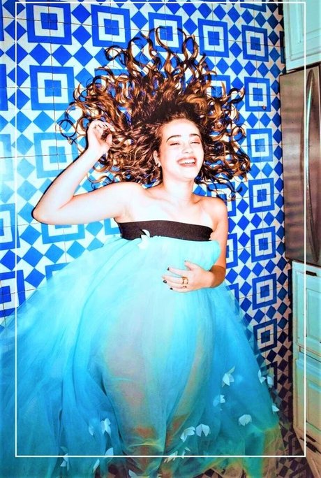 Mary Mouser sex star photos