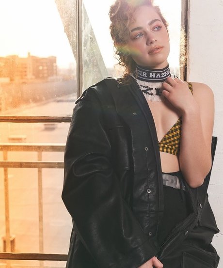 Mary Mouser best model photos