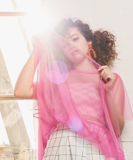 Mary Mouser star pornographic galleries