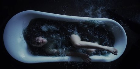 Mary Mouser sexy actress gallery